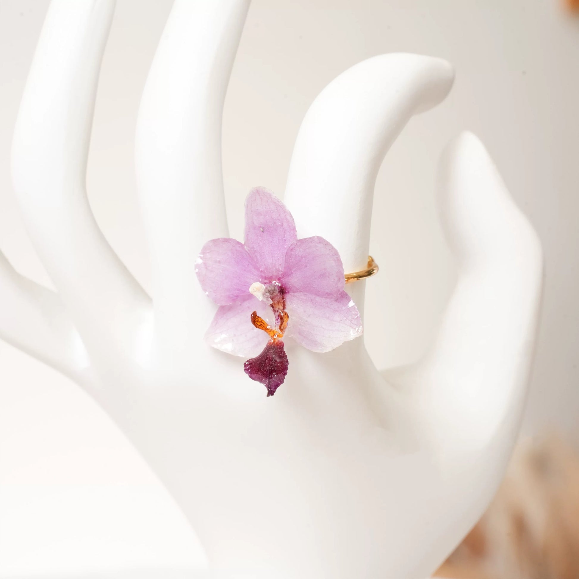 Evening Bloom — Orchid Statement Necklace