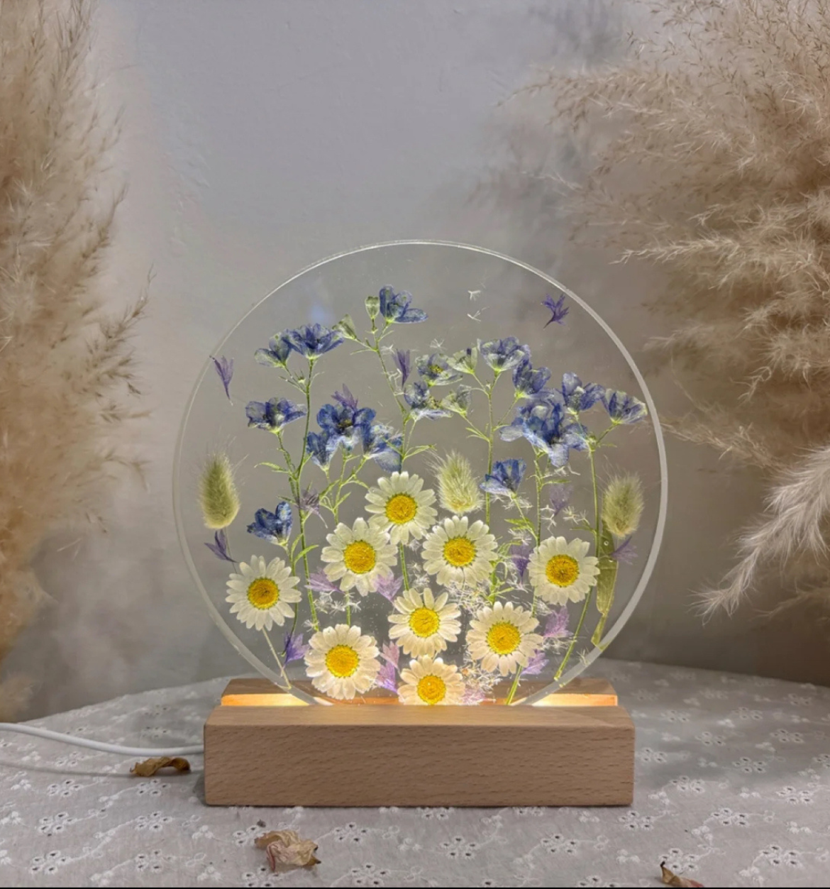 Le Jardin Secret — Pressed Flower Light with Wooden Base