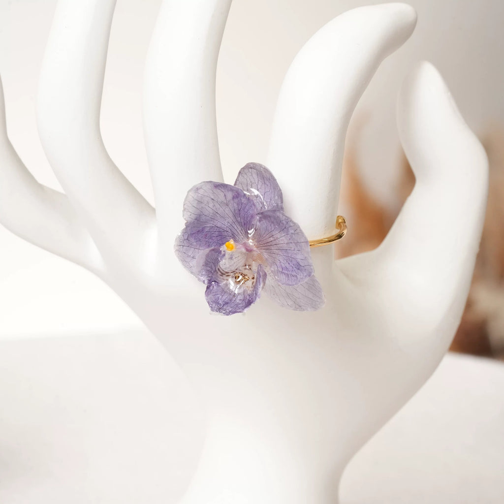 Evening Bloom — Orchid Statement Necklace
