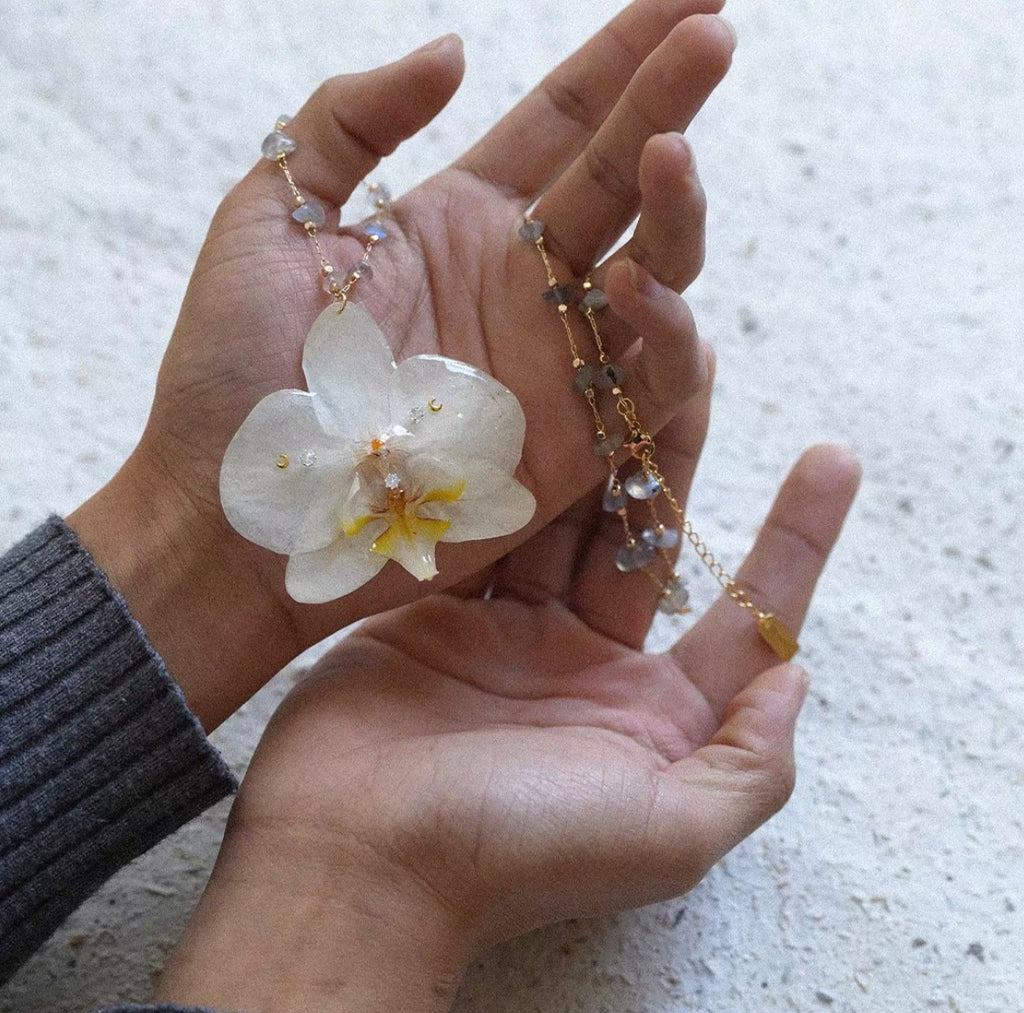 Evening Bloom — Orchid Statement Necklace