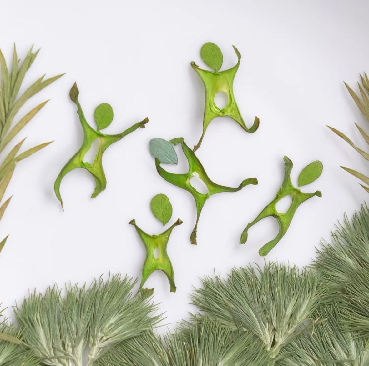 Little People Flower Art Kit – DIY Leaf Craft Playful Pressed Flower DIY, Creative Nature Craft for Journaling & Gifts