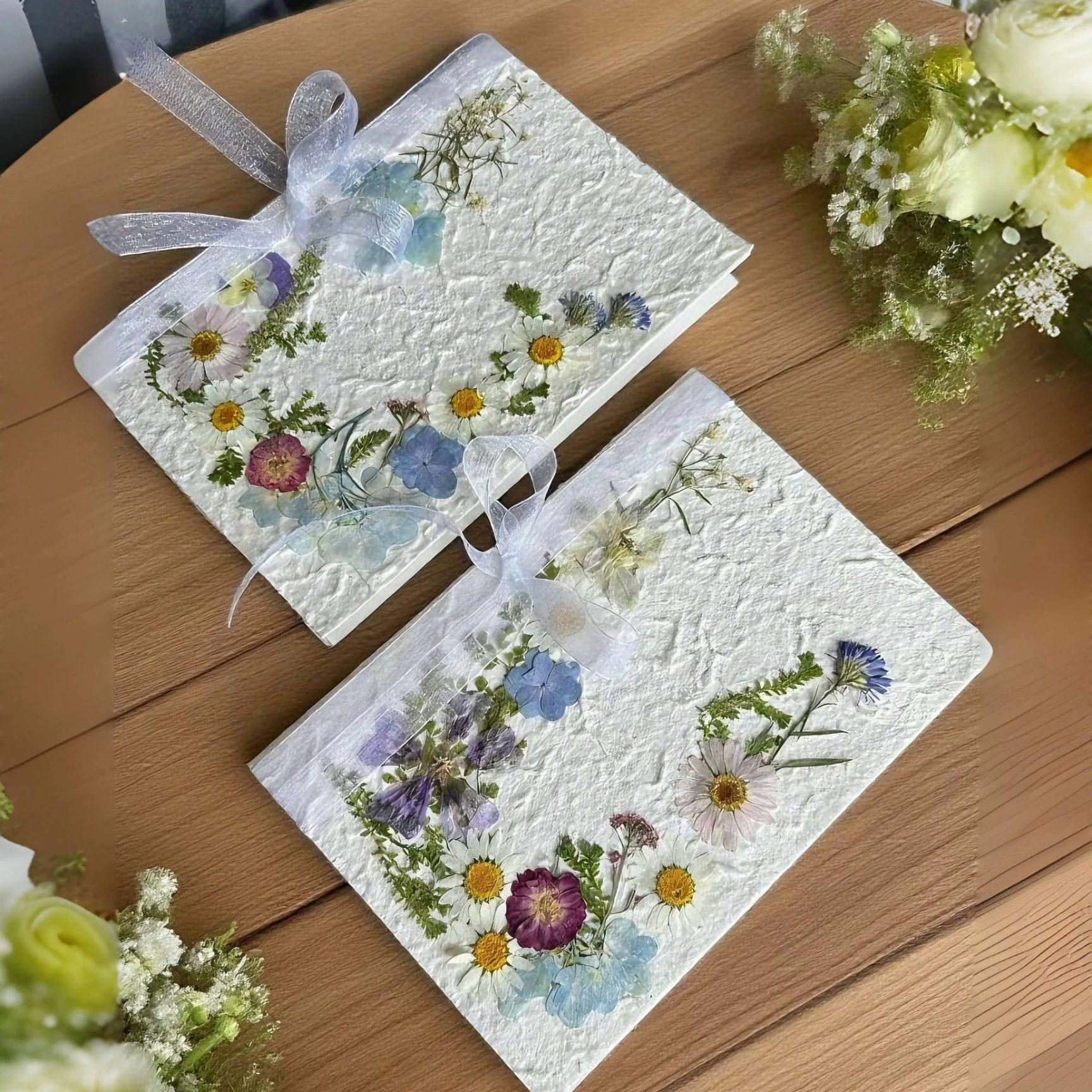 A Gift to Hold Your Words —Bontanical Pressed Flower Card