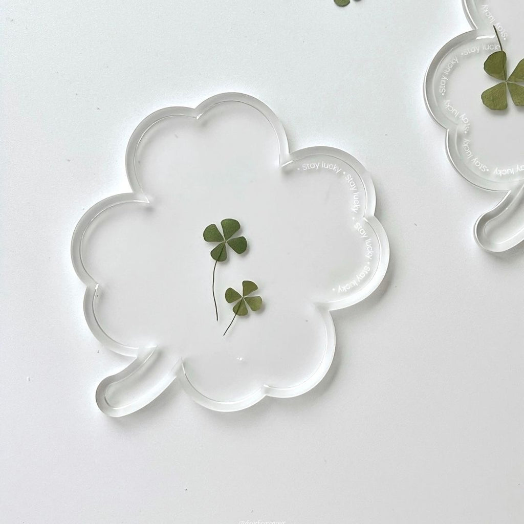 Handmade resin clover tray with real four-leaf pressed flower, clear and lightweight design