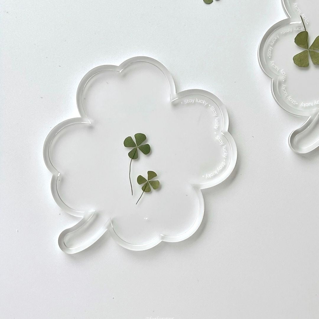 Handmade resin clover tray with real four-leaf pressed flower, clear and lightweight design