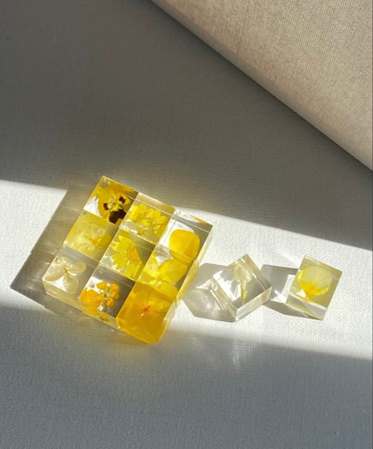 2 PCS Flower Cube Handmade Magnets