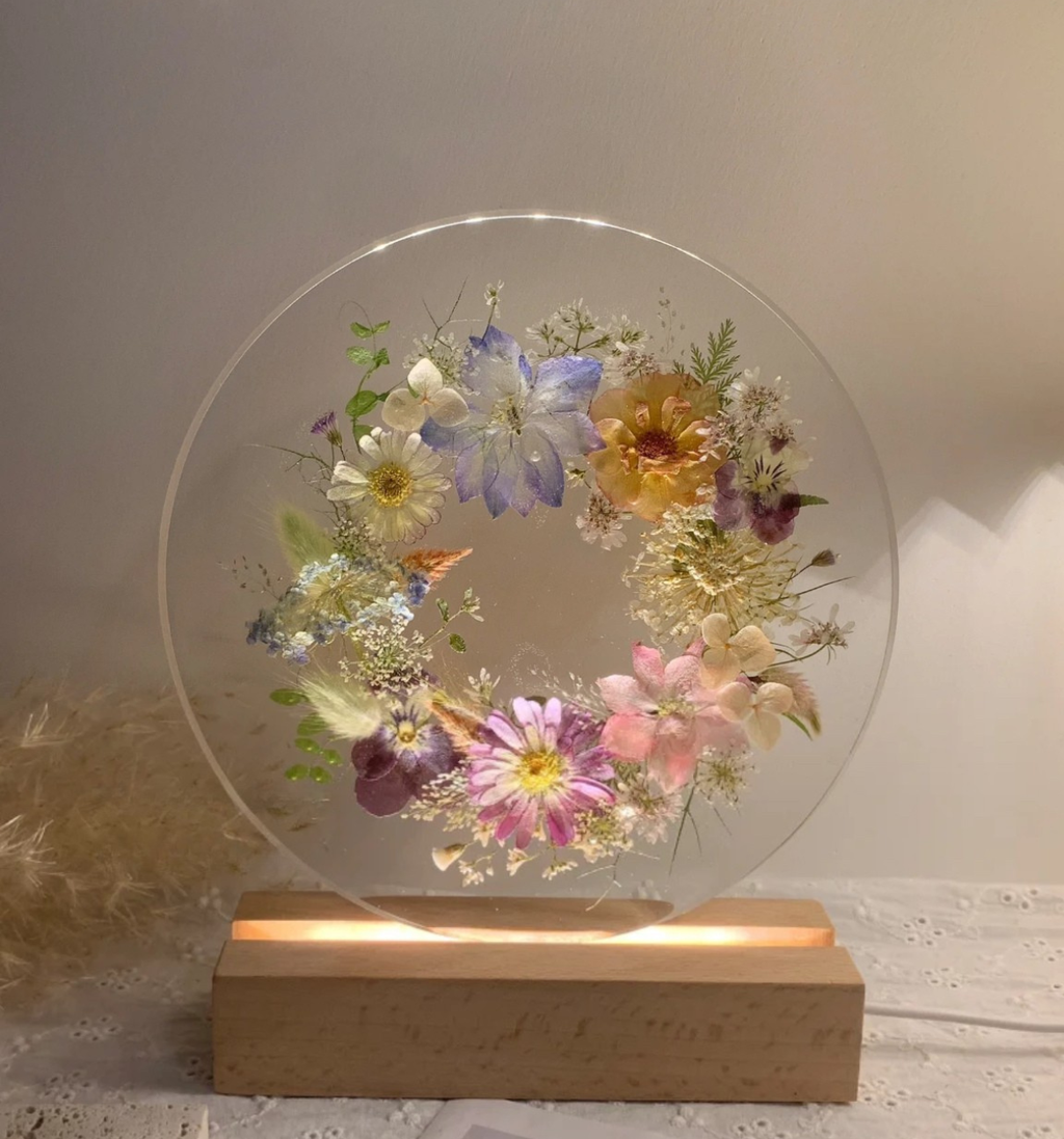 Le Jardin Secret — Pressed Flower Light with Wooden Base
