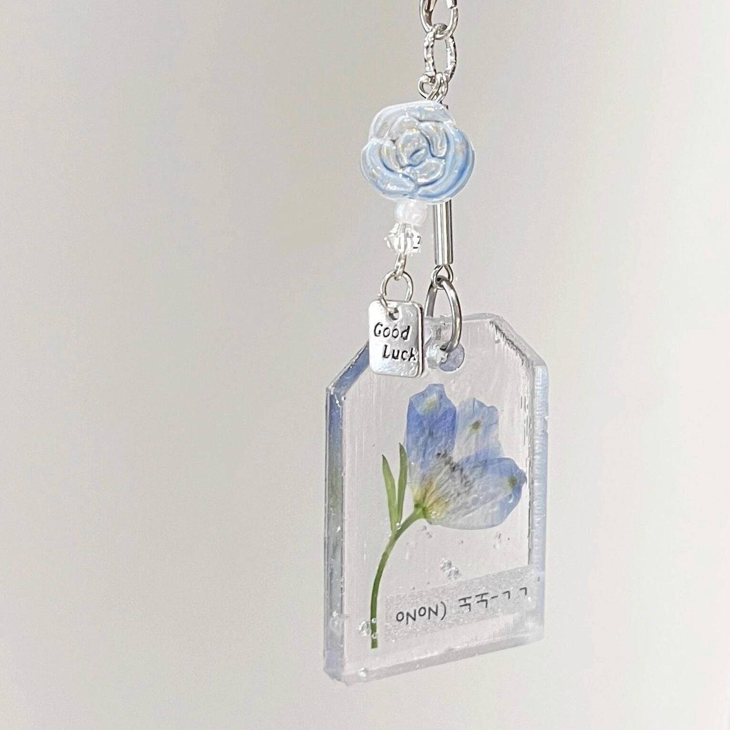 Handmade pressed flower keychain – unique botanical bag charm